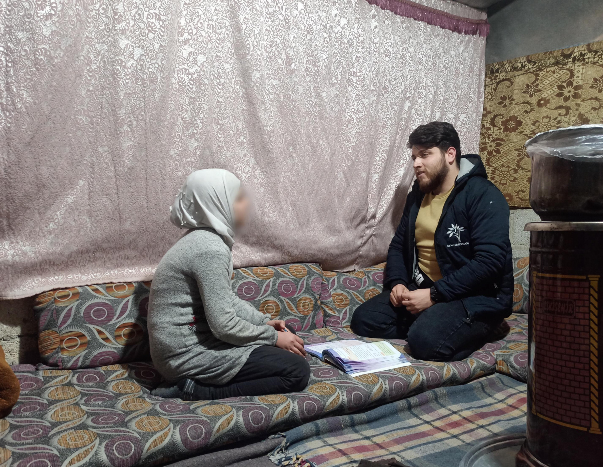 Be a soothing balm for the pains of little Fatima and contribute to securing her medications