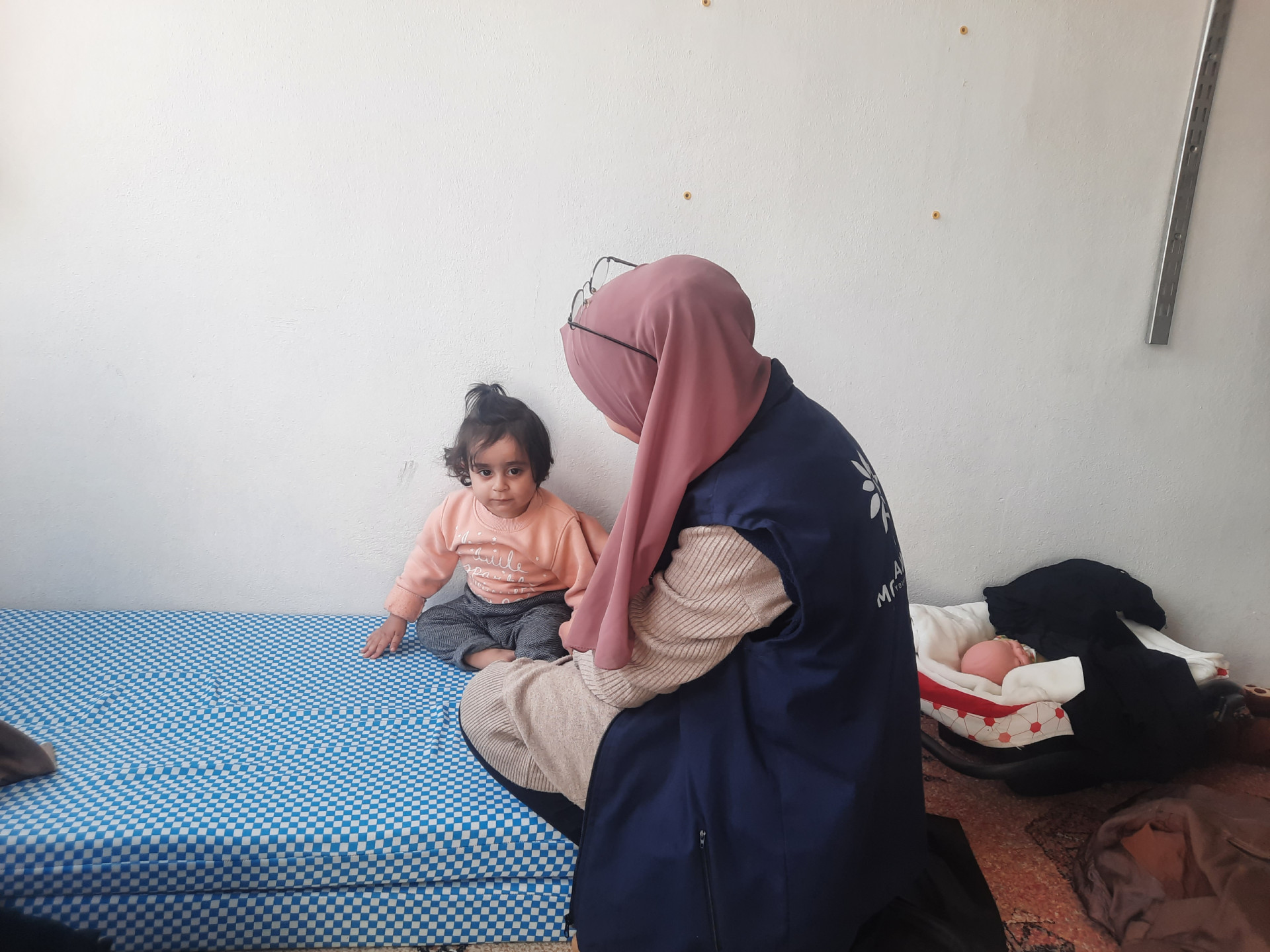 Hamida needs your generous help for her family