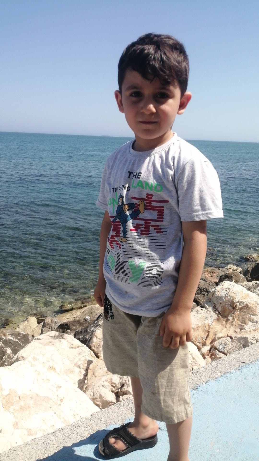 Abderrahman ist eine Halbwaise und braucht Hilfe