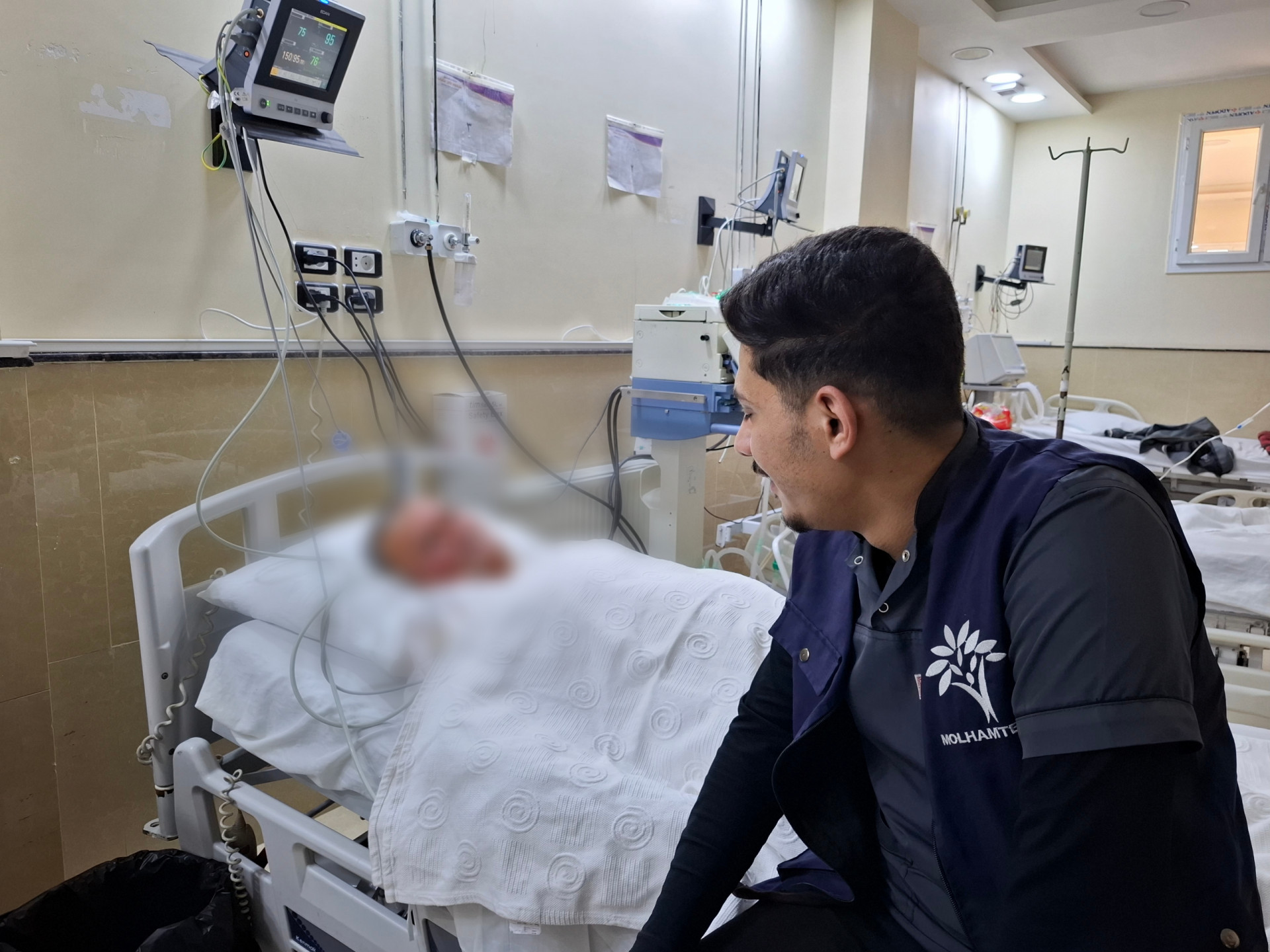 حياة العم فائق على المِحك!