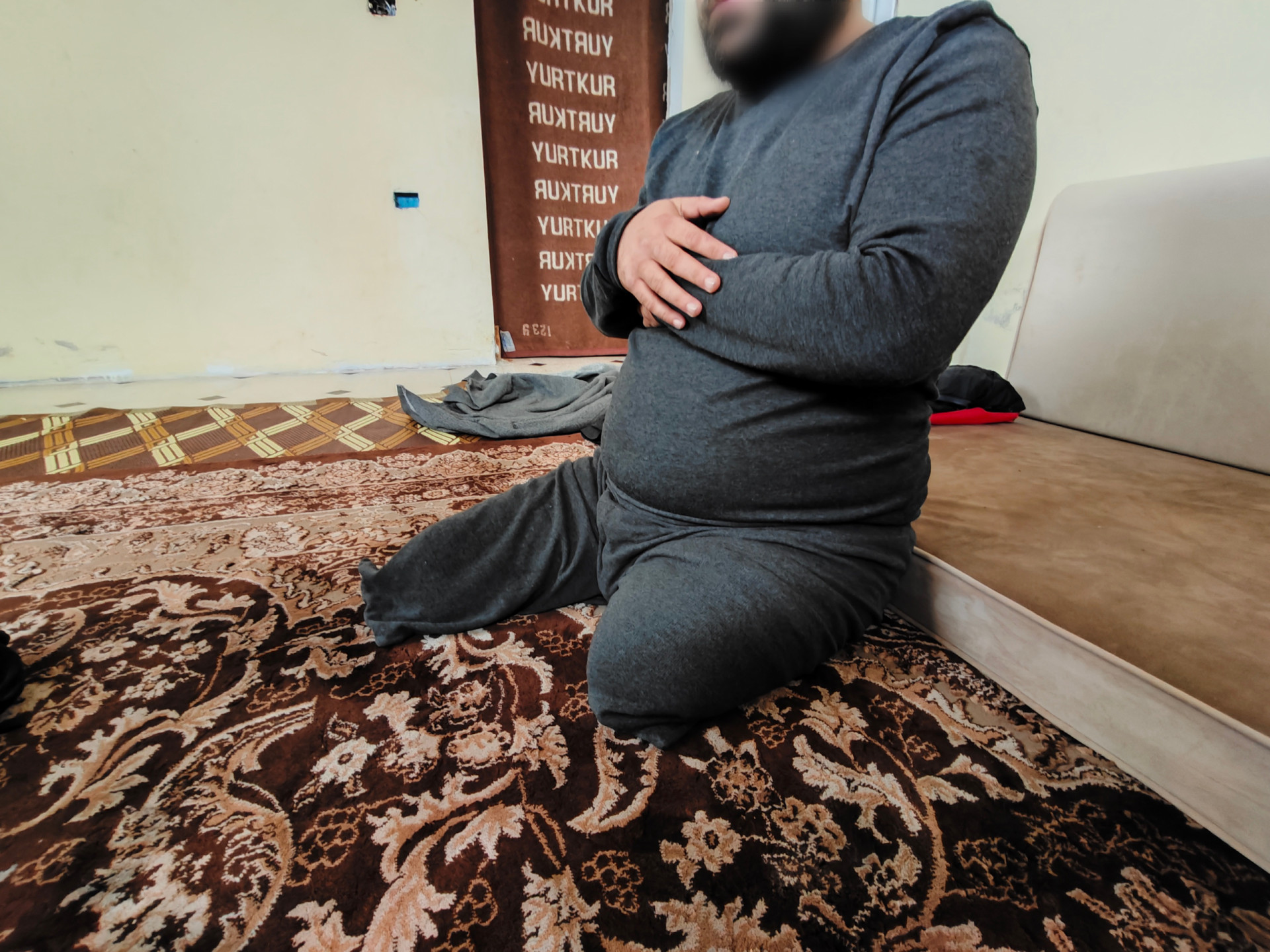 على ركام البيت تبدأ المعاناة