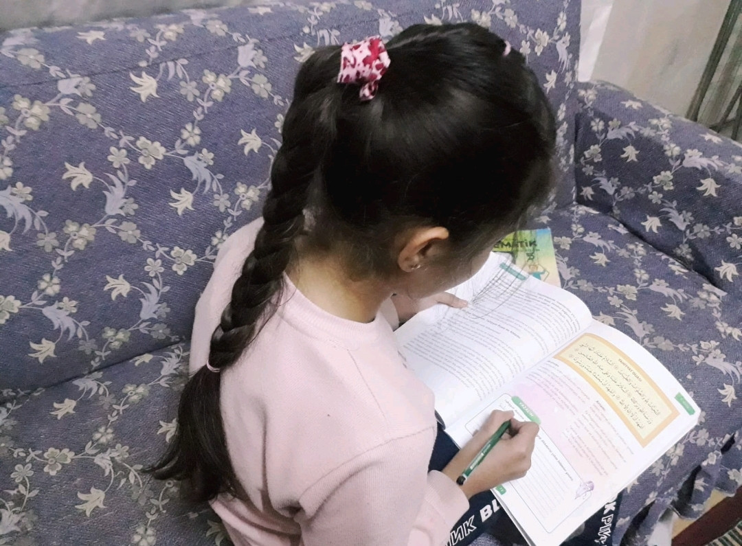 Aisha, an orphan from Idlib