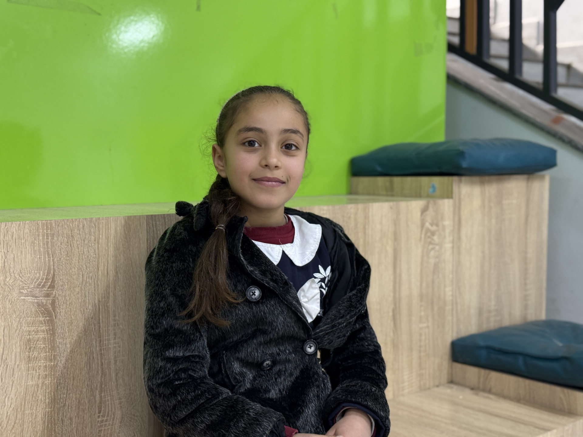 ساعد منار لتكمل مسيرتها التعليمية