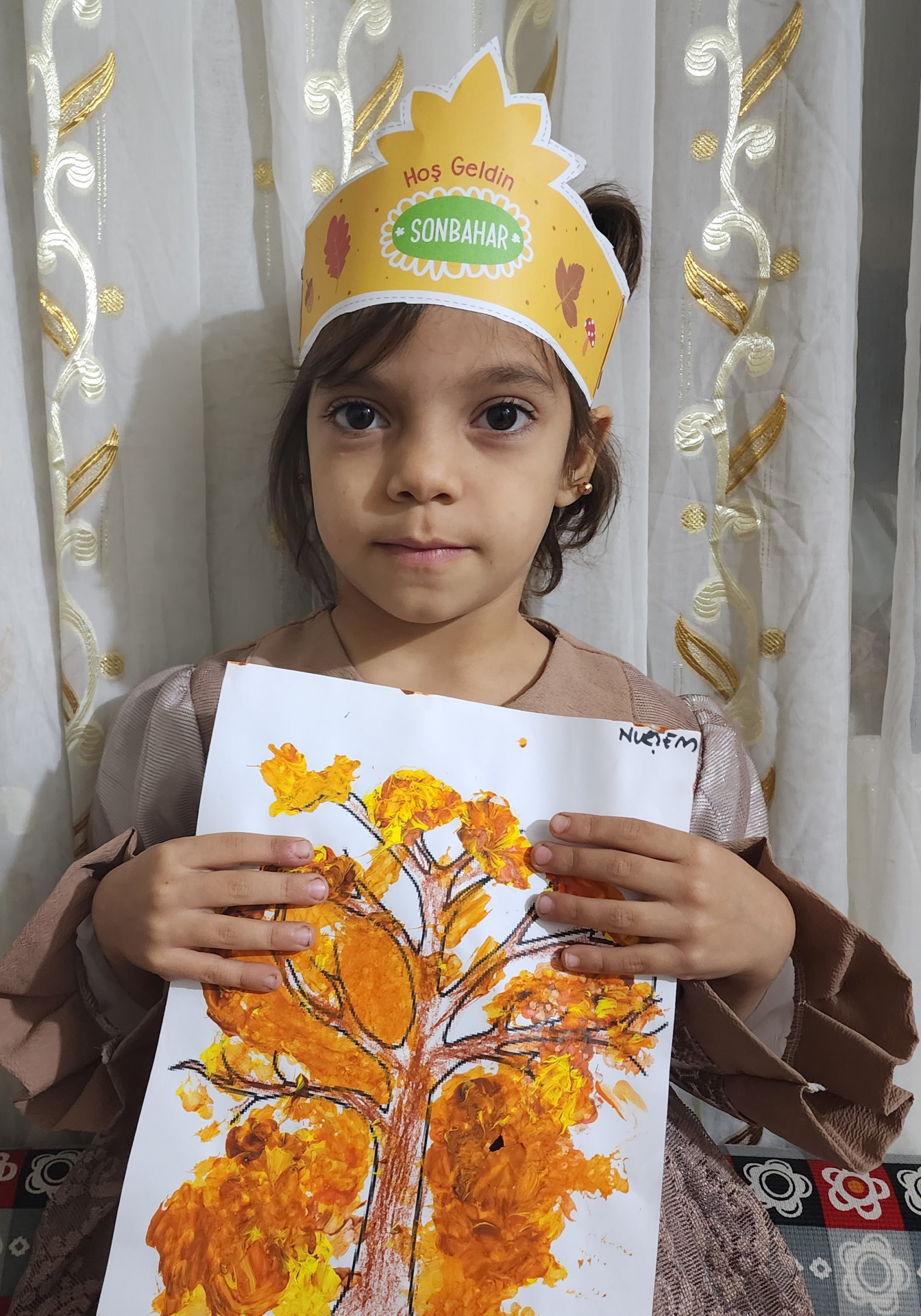 Nour Sham, an orphan girl from Idlib