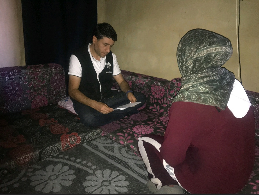 السيدة سميرة أرملة بحاحة إلى مصاريف معيشية.