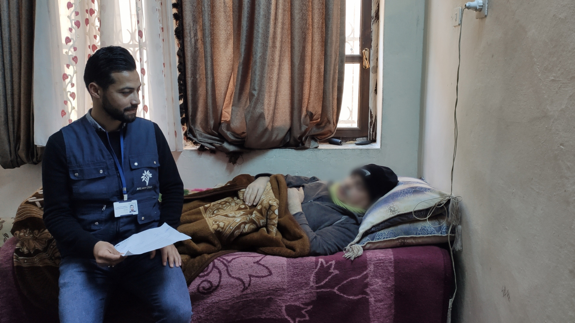 An old house and extreme poverty. Khaled and his family are struggling in difficult circumstances.