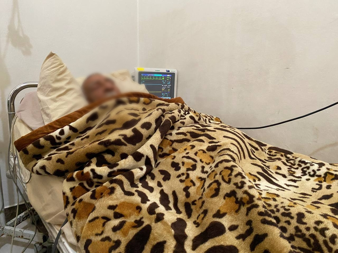 An elderly man needs your help to secure treatment!