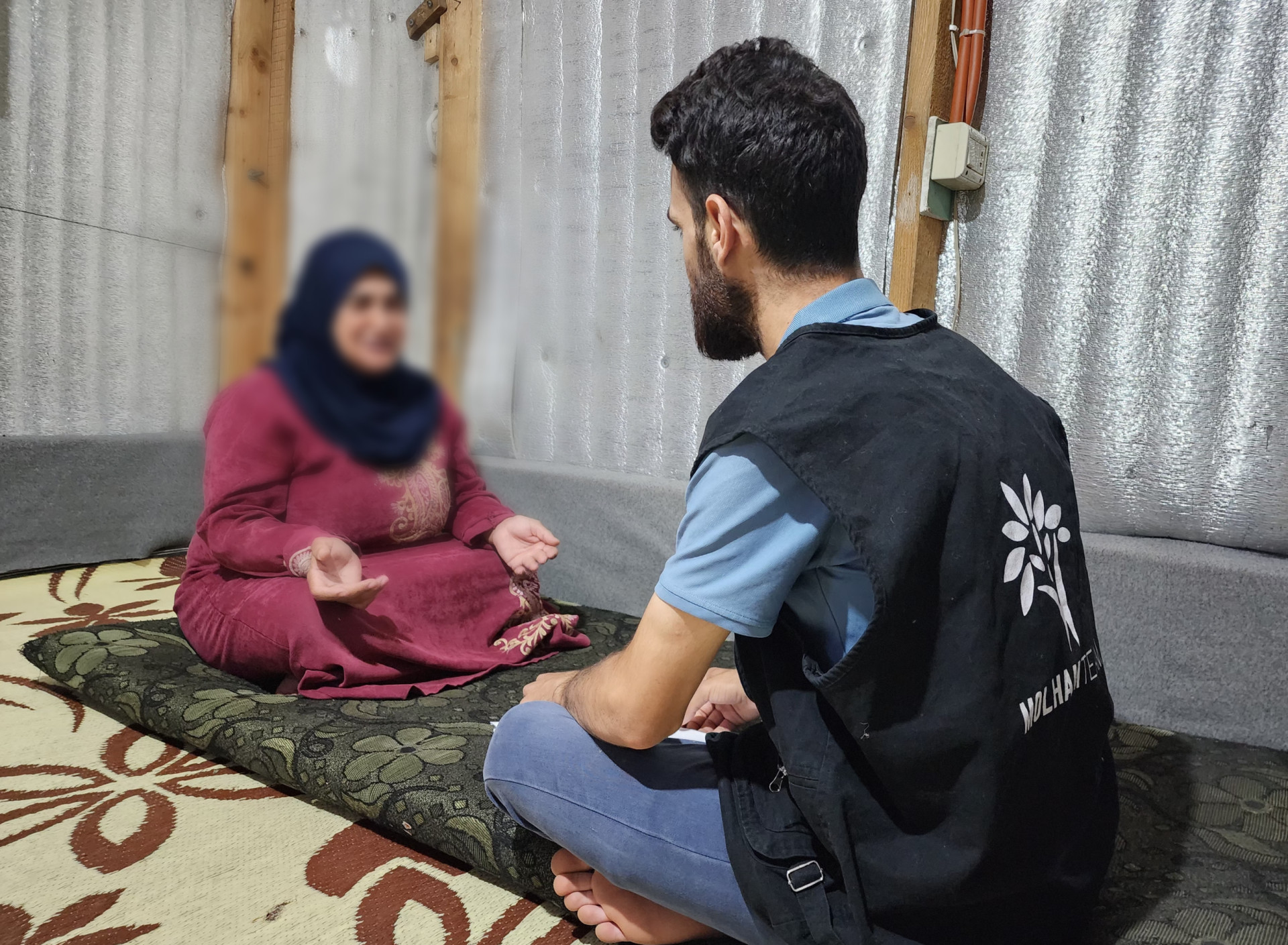 ِAmena lives alone amid harshest conditions in a dilapidated tent. She is in desperate need of your help!