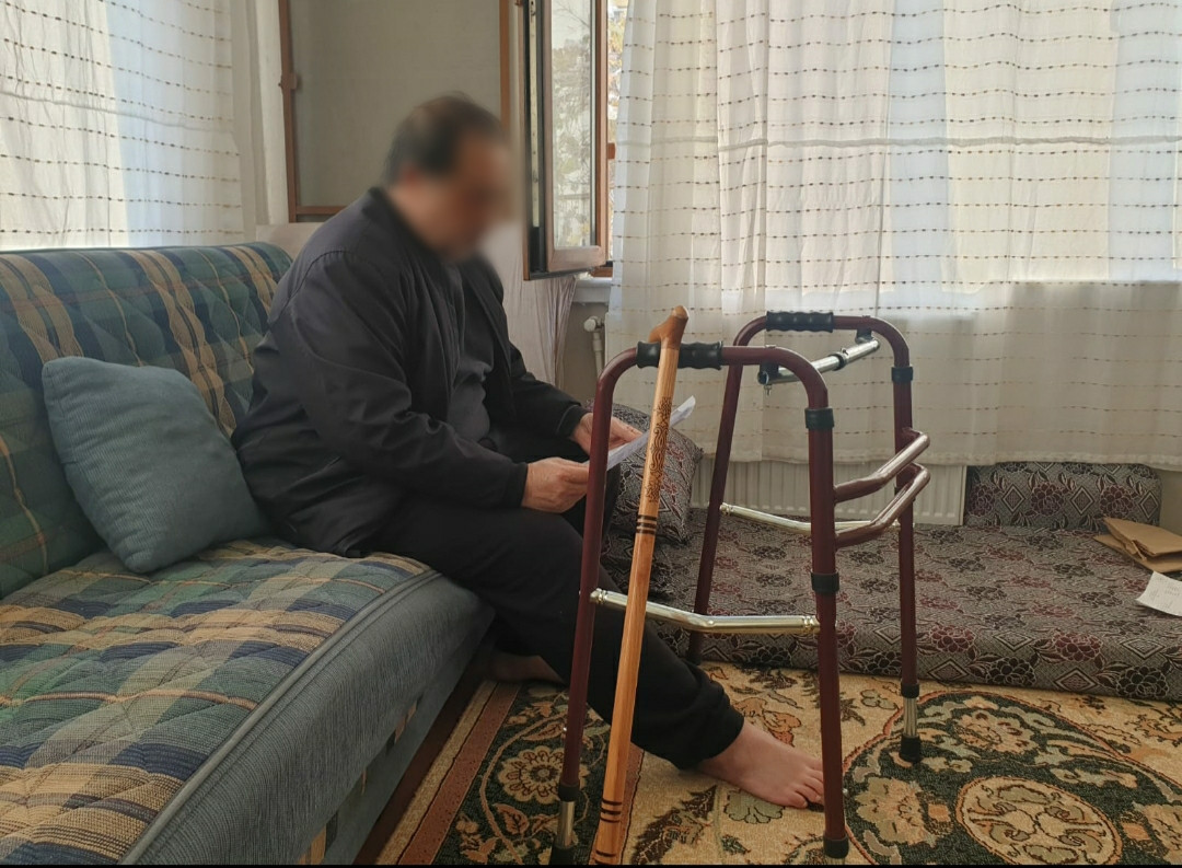 He is in dire need of help to undergo surgery