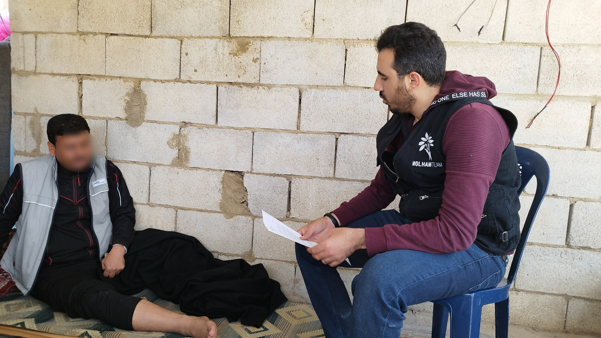 Ahmed lives in debt in harsh conditions with injuries, is there a breadwinner who can support him?