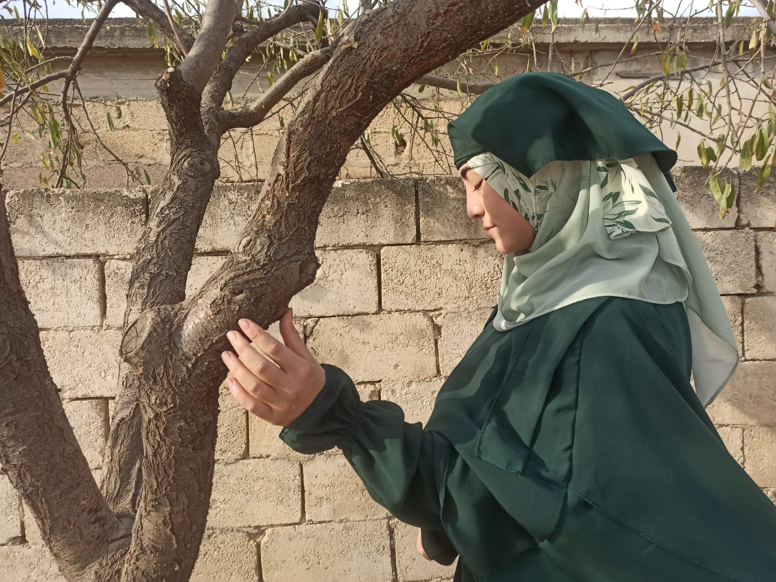 سيرين طفلة يتيمة تقيم في محافظة حلب