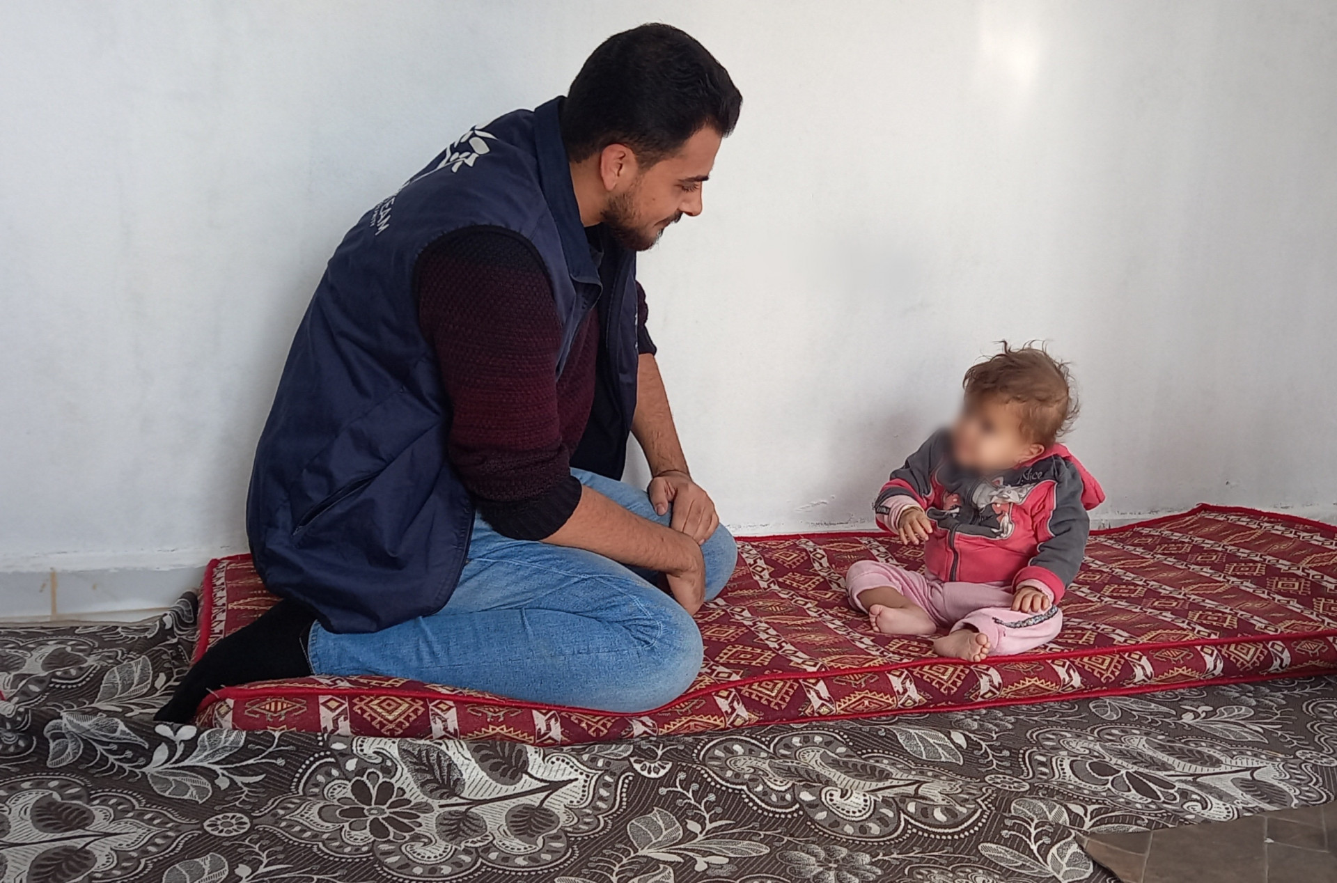 Bara'a is with congenital heart defect, needs surgery!
