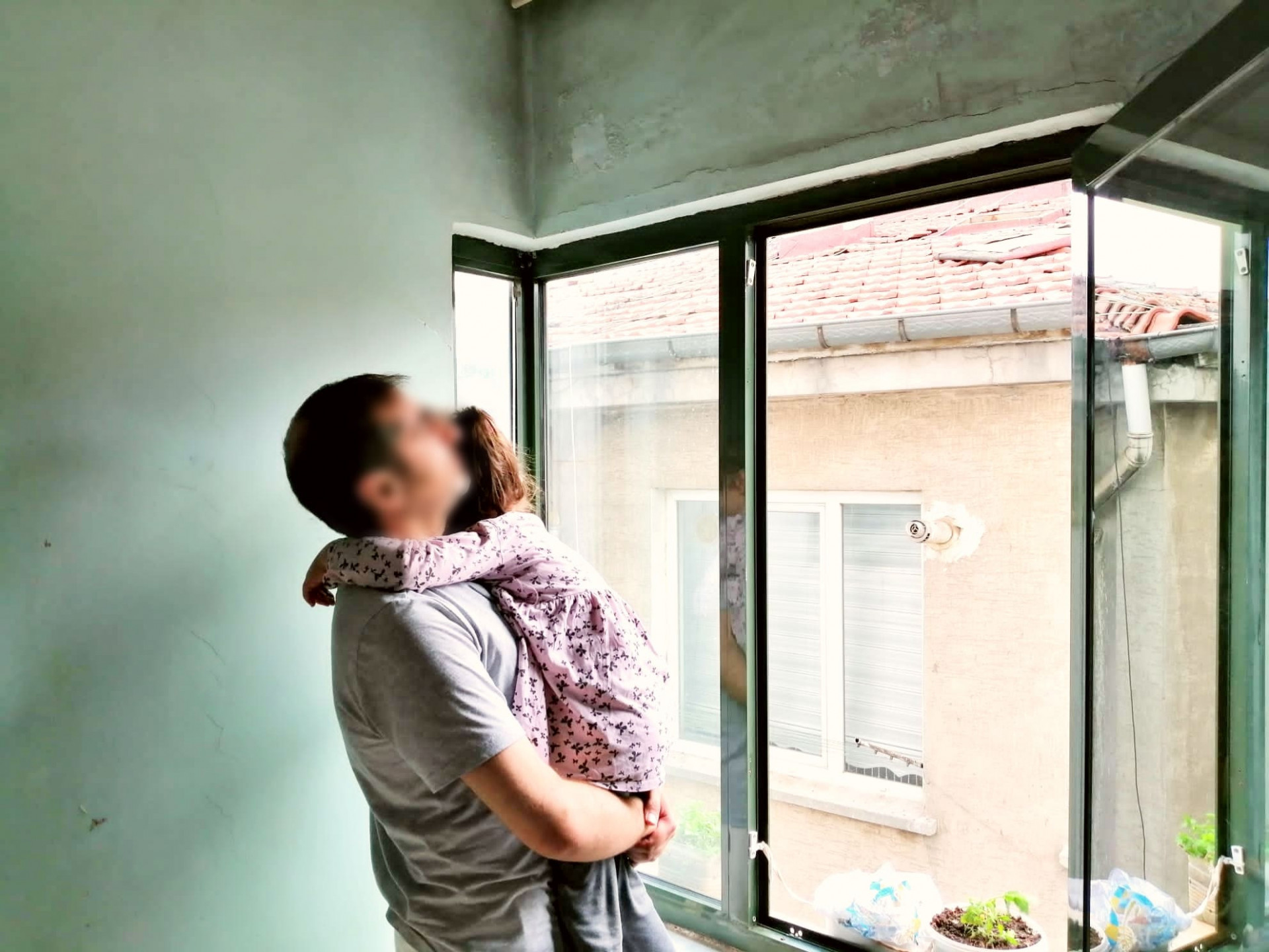 Because of Zain's illness, they have large accumulated debts. They need your help to pay off debts and secure transportation costs