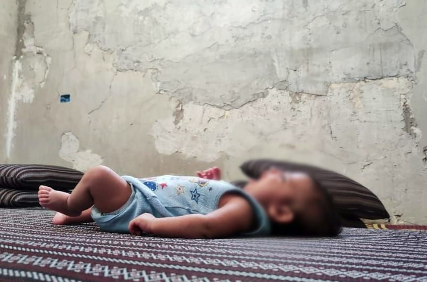 Zakaria and his family are living in dire conditions and need basics of living