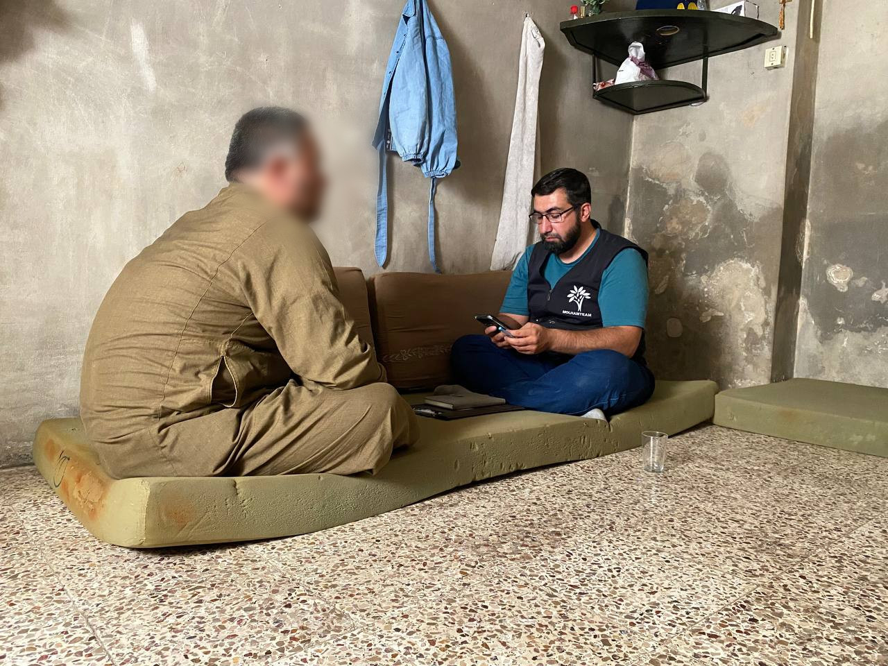 العم محمود كفيف البصر غير قادر على العمل واعالة عائلته