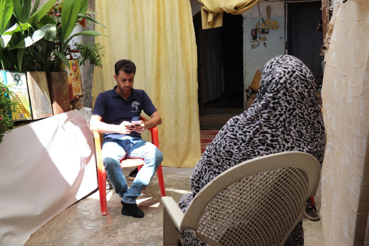 Sana'a is at risk of being bind and needs vitrectomy