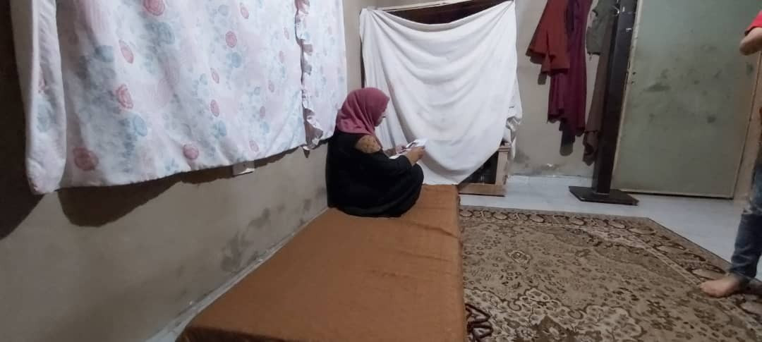 الخالة جواهر بحاجة لعملية عينية مستعجلة.