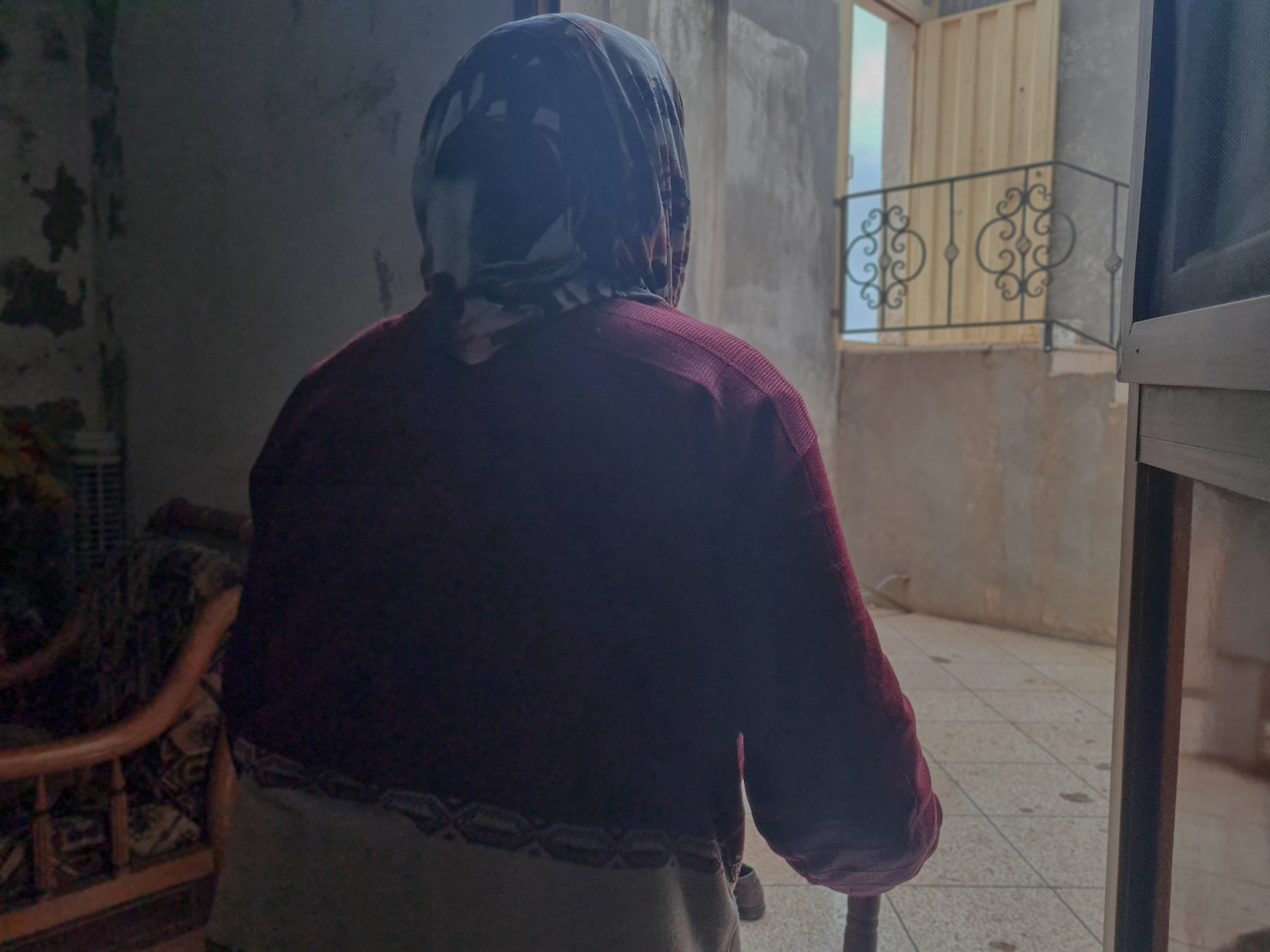 An elderly woman needs your help to get treatment!
