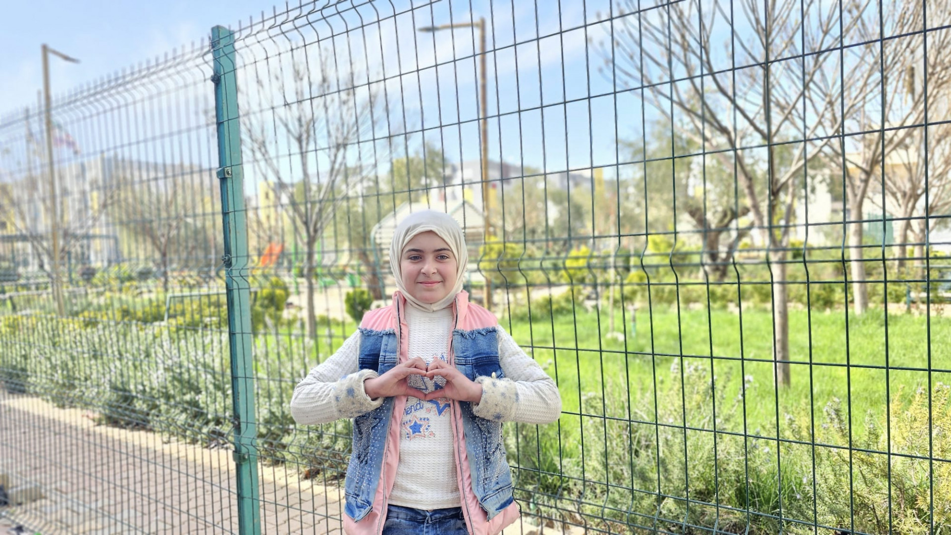 Mona is an orphan girl from the city of Idlib