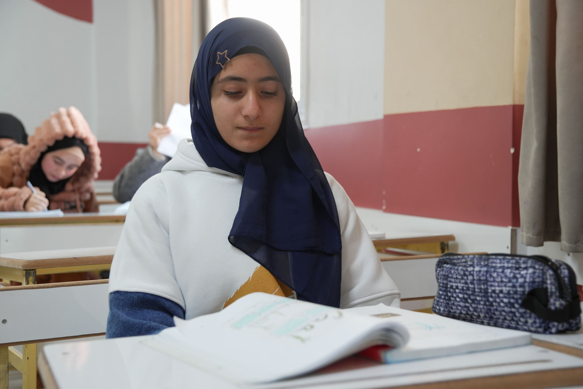 أماني بحاجة دعمكم لإكمال مسيرتها التعليمية!