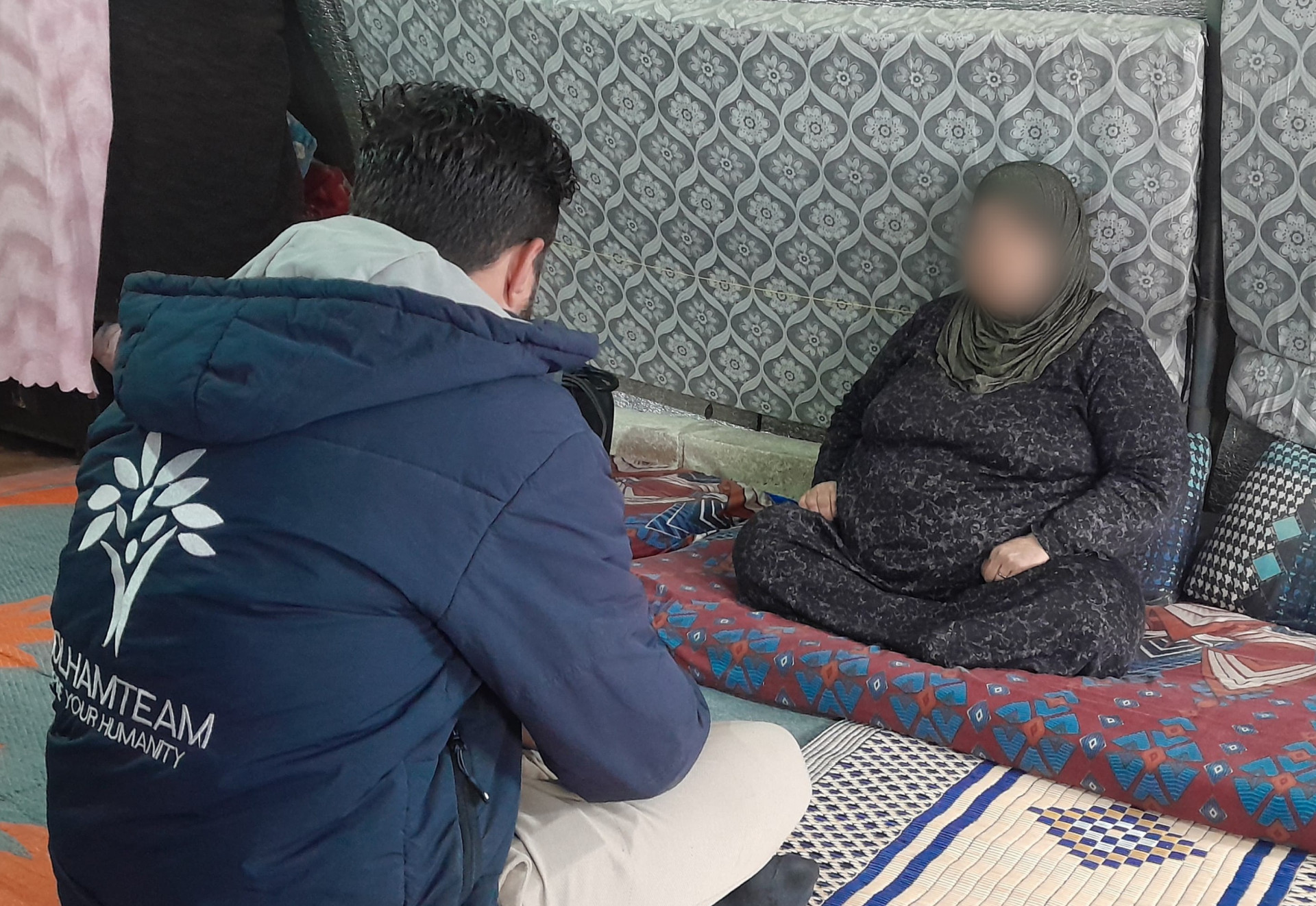 Severe chest pain and shortness of breath accompany Aunt Alia