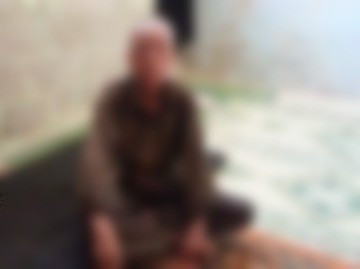 a refugee man suffers from neuropathy and blindness
