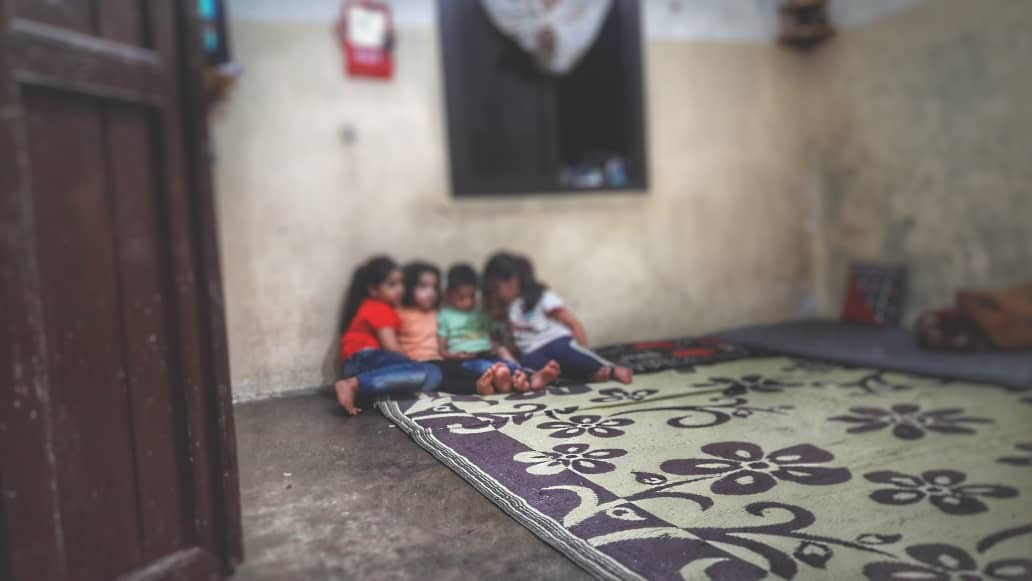 A family of 13 members live in a miserable conditions
