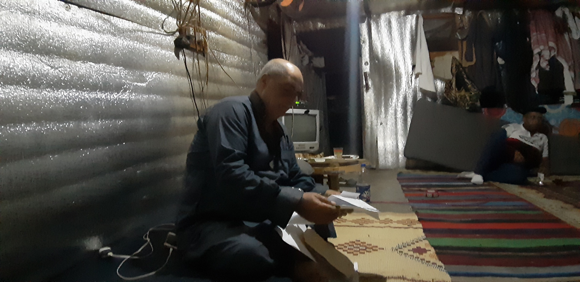 العم محمد حياته مهددة بسبب كتلة سرطانية