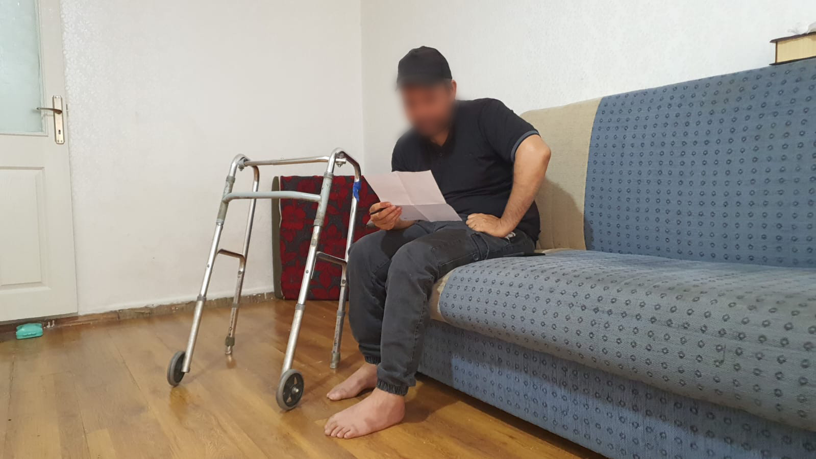 Abdul Qader urgently needs a new medical wheelchair