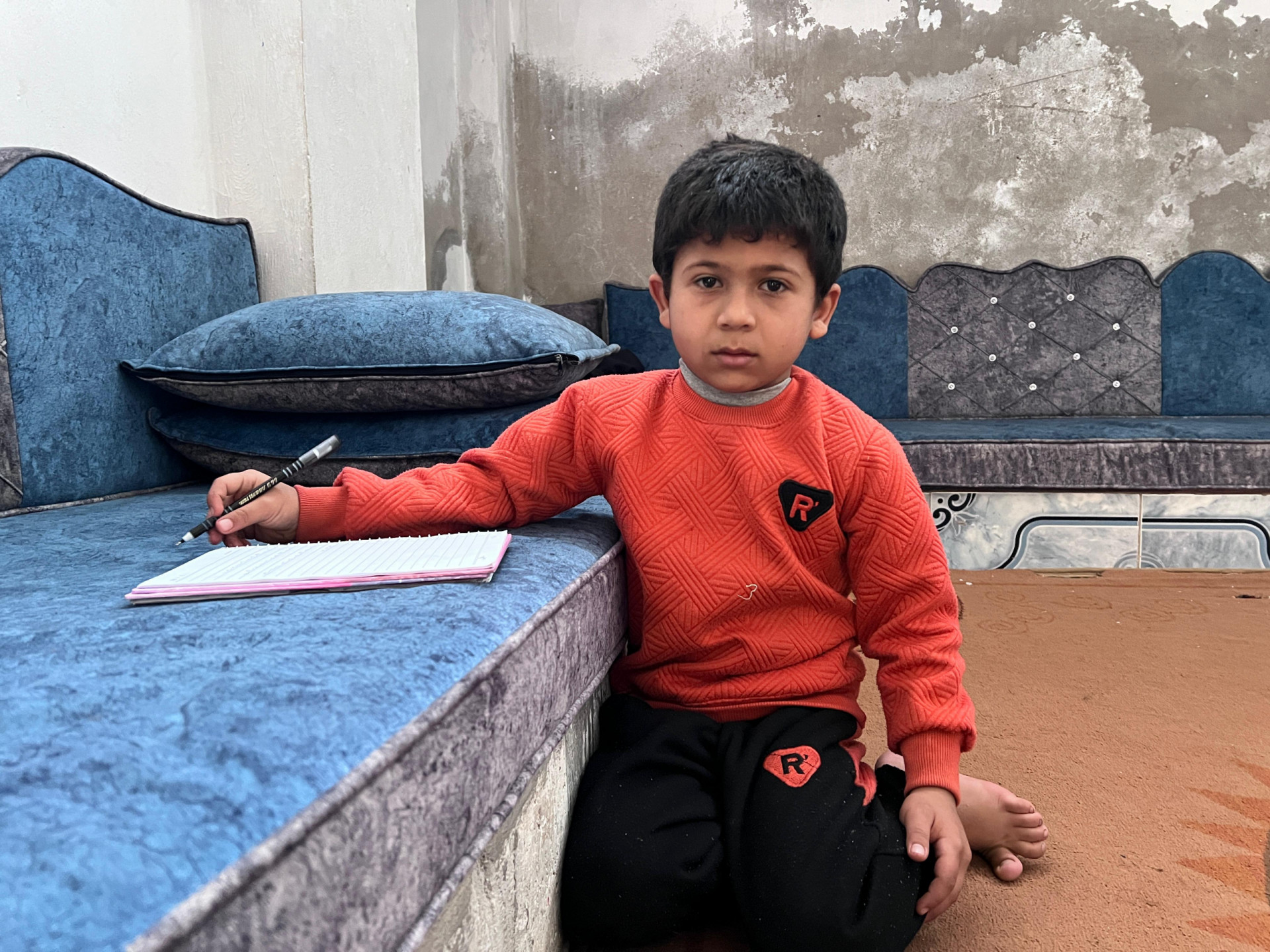 فقر وقلب صغير في ألم