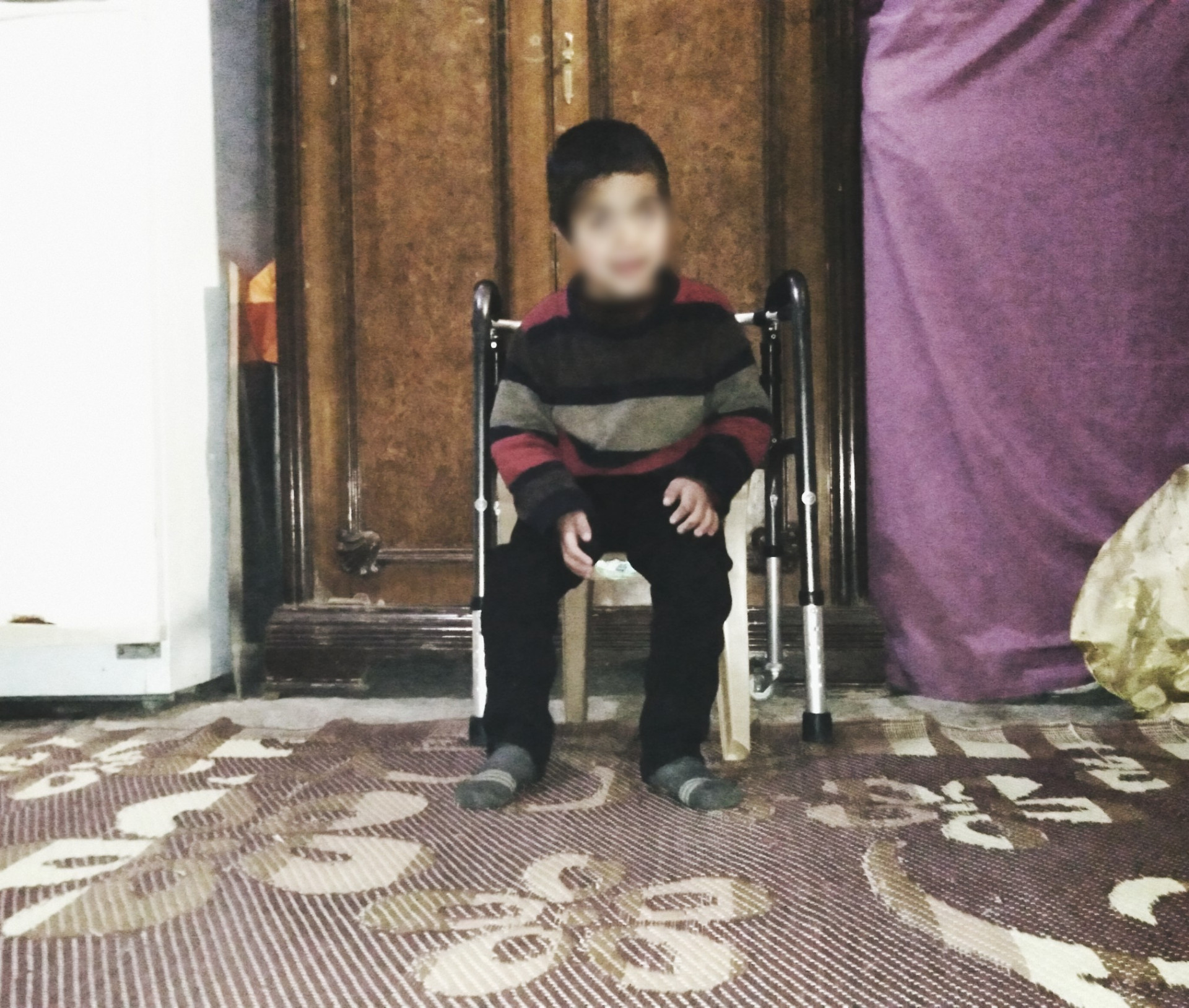 طفل يعاني من مشاكل في القلب