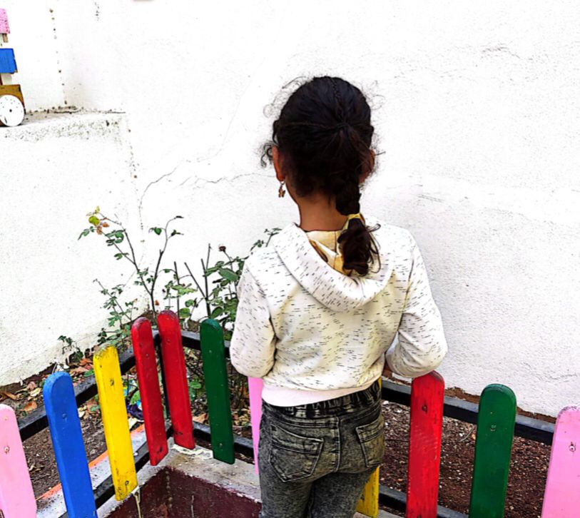 Support the orphaned girl Aisha
