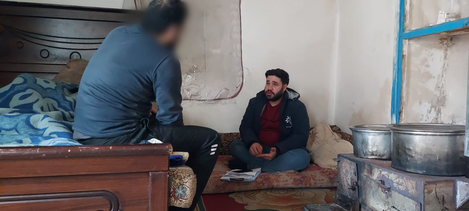 الأخ ايمن يزداد وضعه الصحي سوءاً وهو بحاجة لمن يسانده