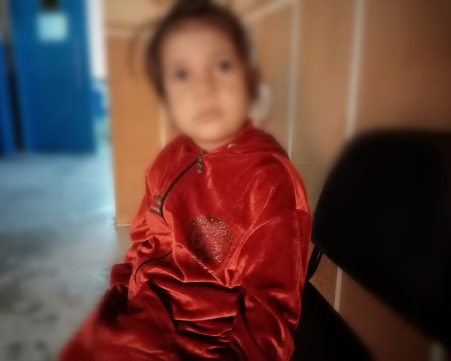 طفلة تحتاج عملية