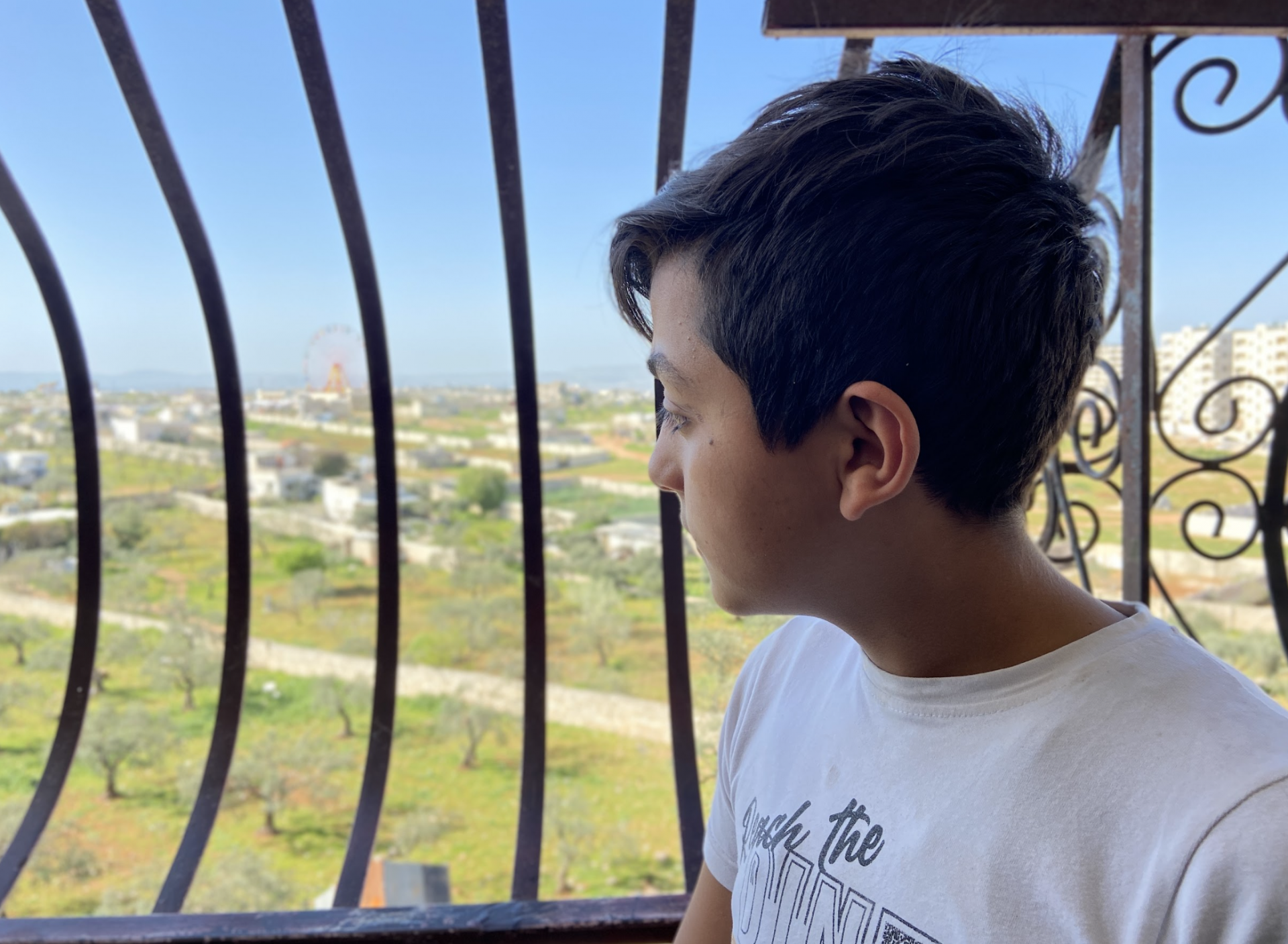 A kid has retinal detachment and urgently needs surgery.