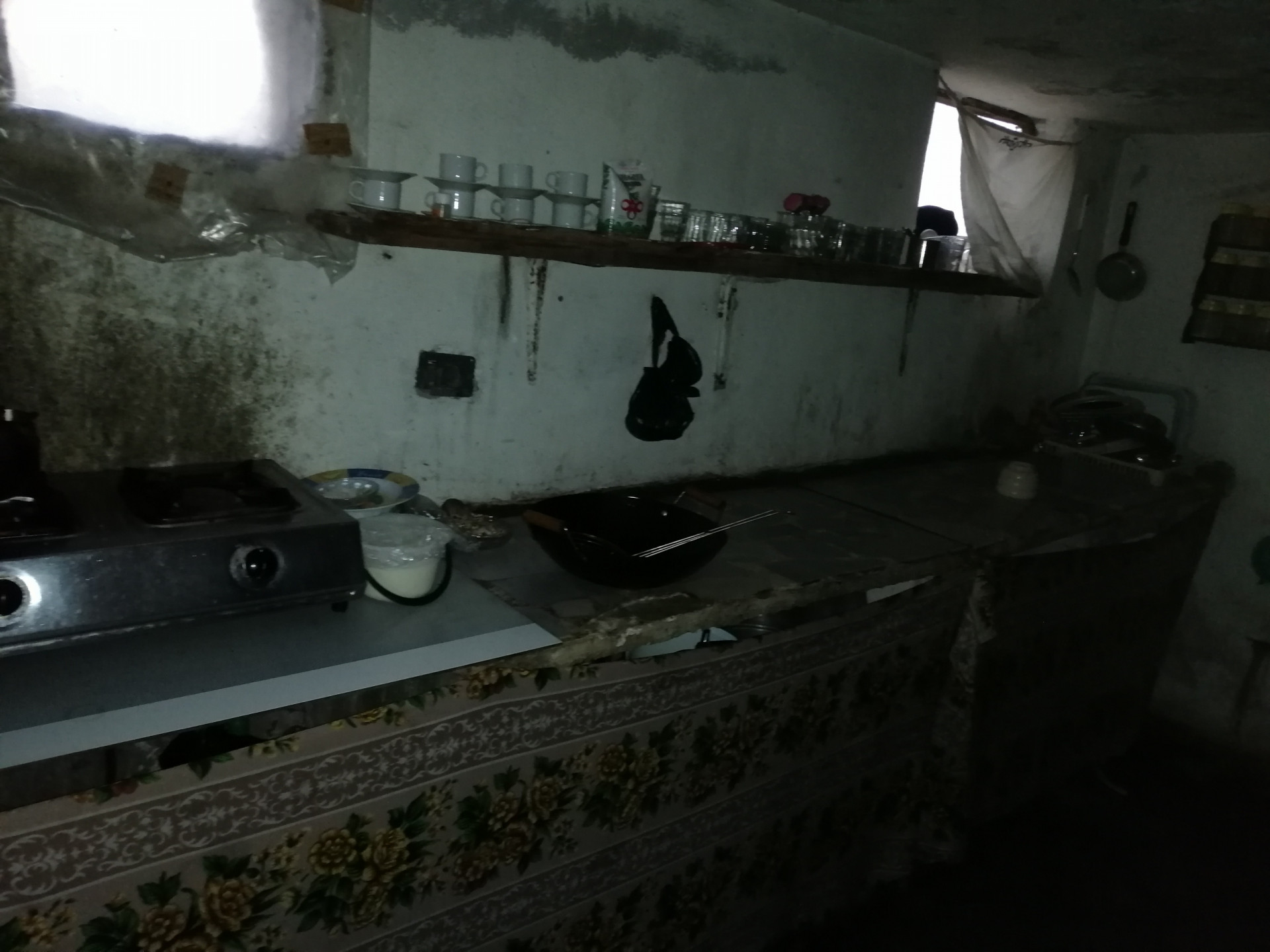 A displaced family