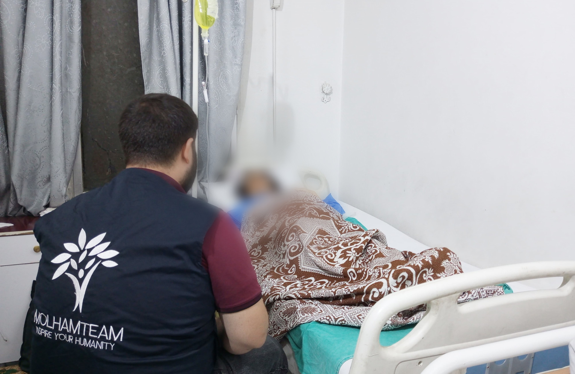 A widow and mother of three orphaned children is suffering from intestinal cancer and urgently needs surgery!