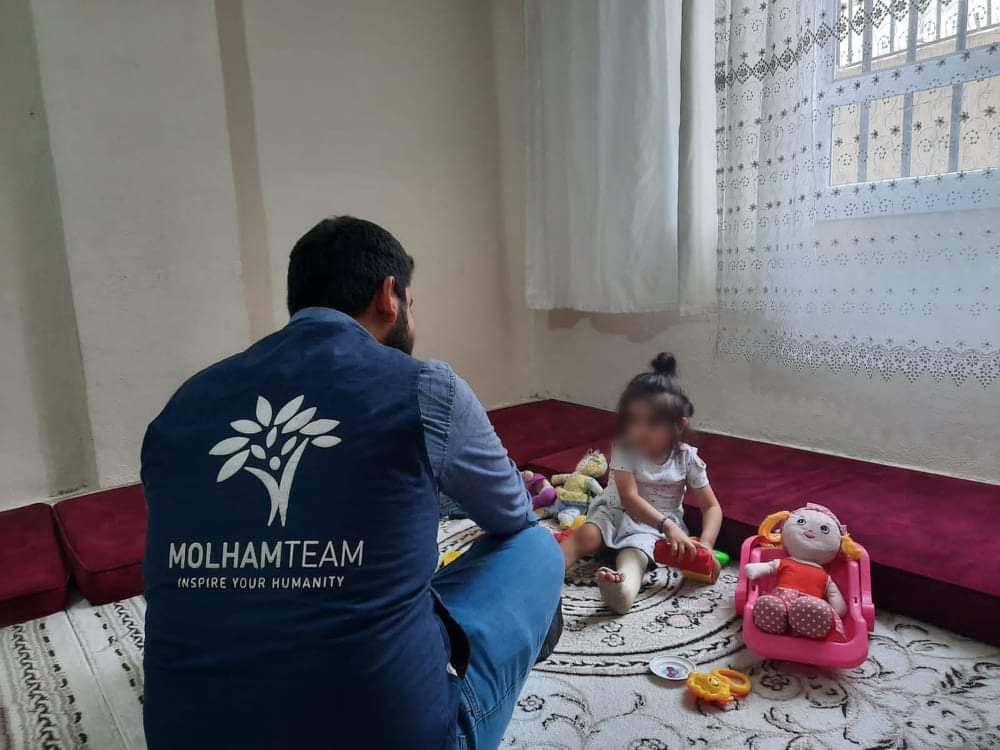 Manisa is a three-year-old girl who suffers from a congenital hip dislocation