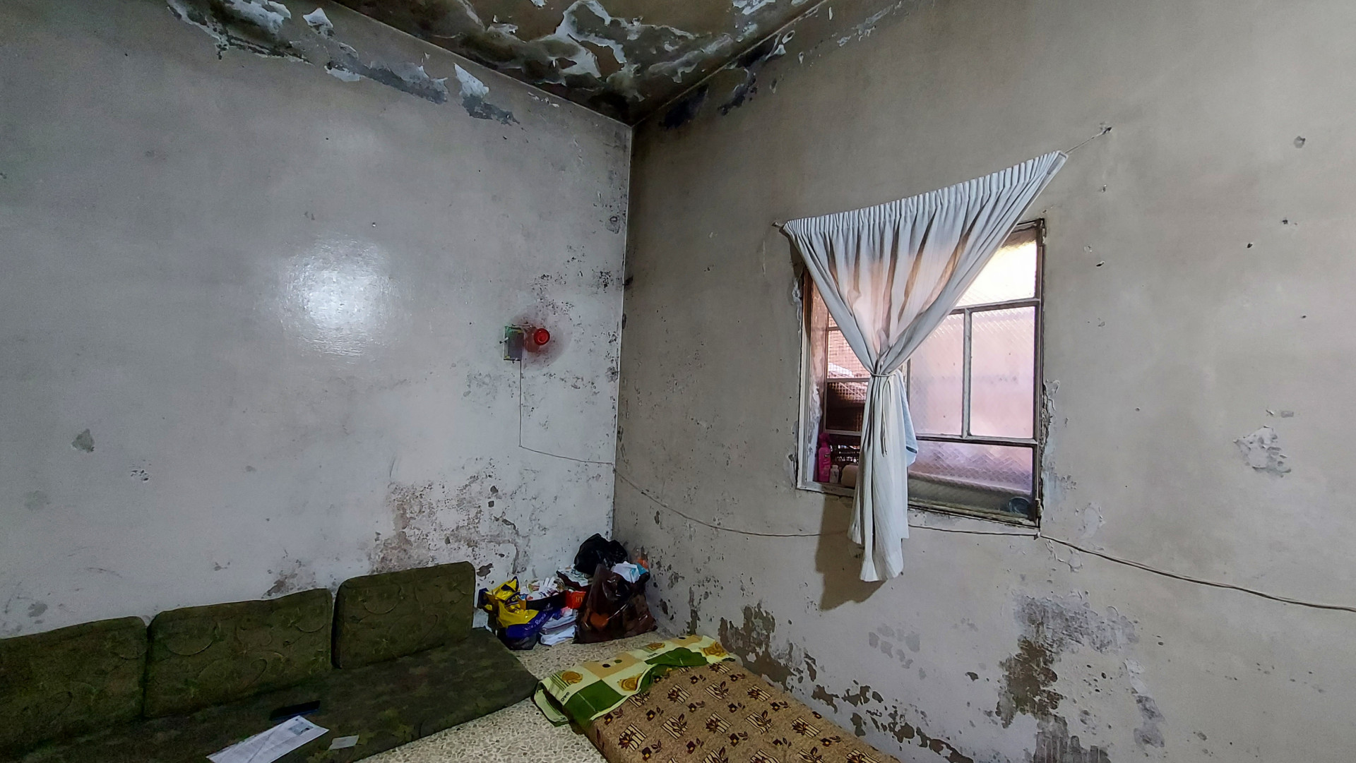 أسماء... صوت الأمل في غرفة صغيرة