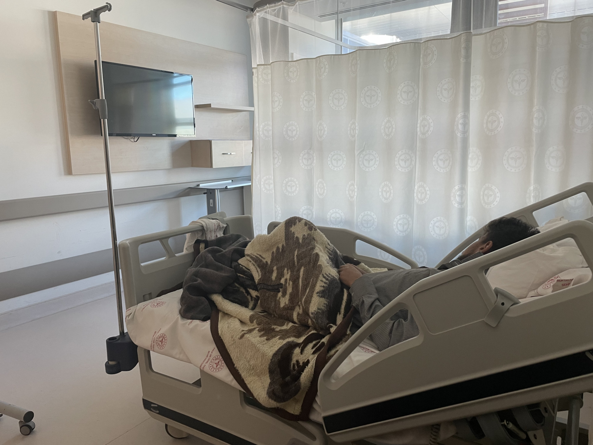 Dialysis makes Malek's mental and medical conditions worse