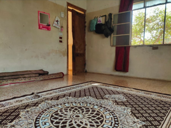 التزاماتٌ وديون اثقلت كاهله