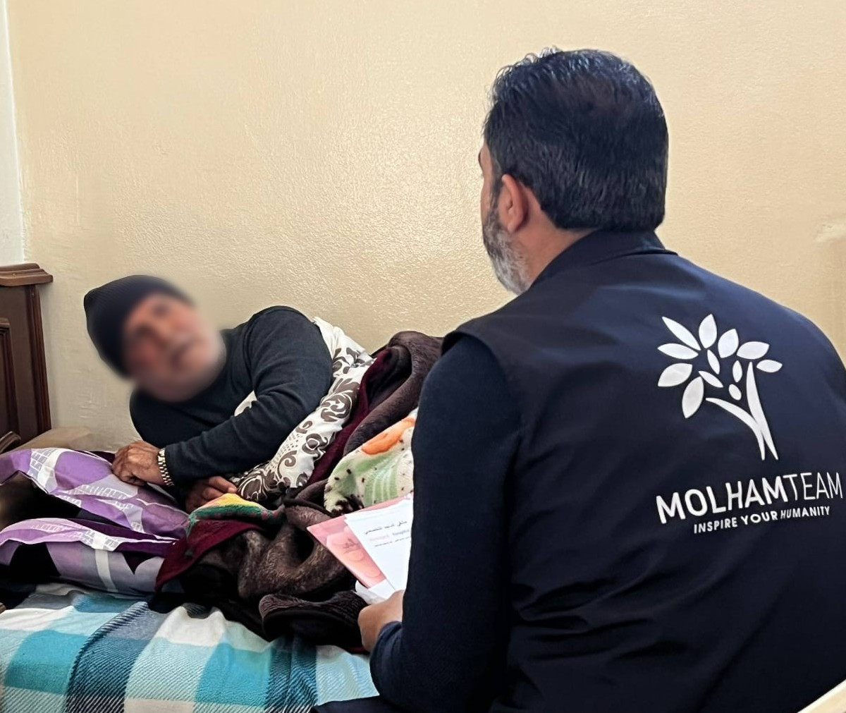 جسدٌ مشلول.. وأسرةٌ ينهشها المرض