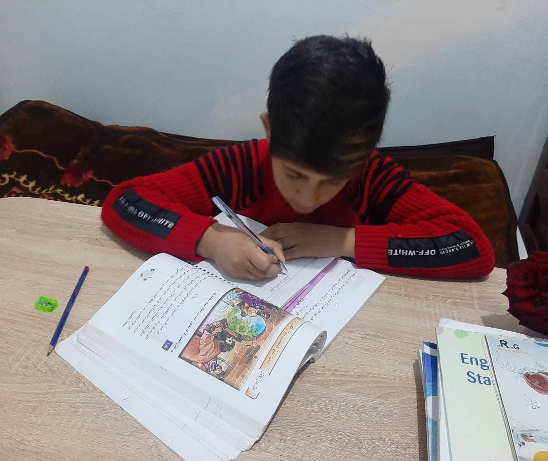 يزن طفل يتيم ينتظر دعمكم