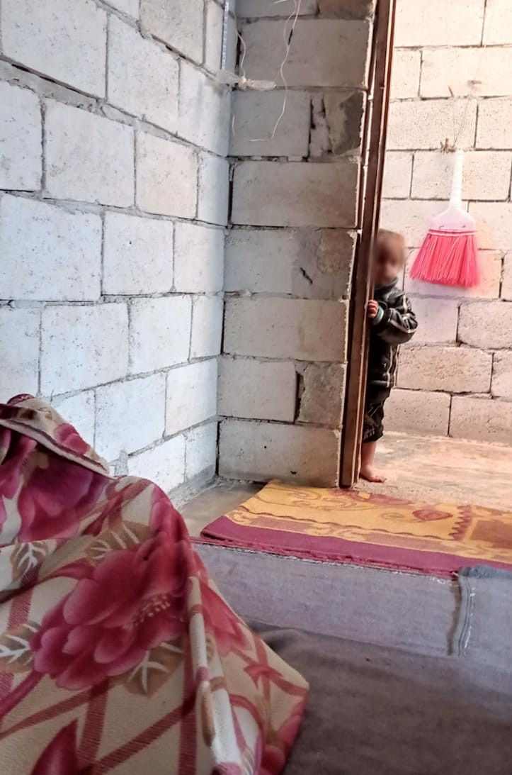 A family suffers from tragic living conditions and urgently needs your help