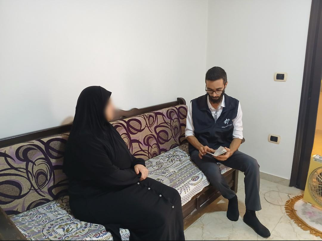 أربعة أطفال يكبرون في كنف الجدة عطور