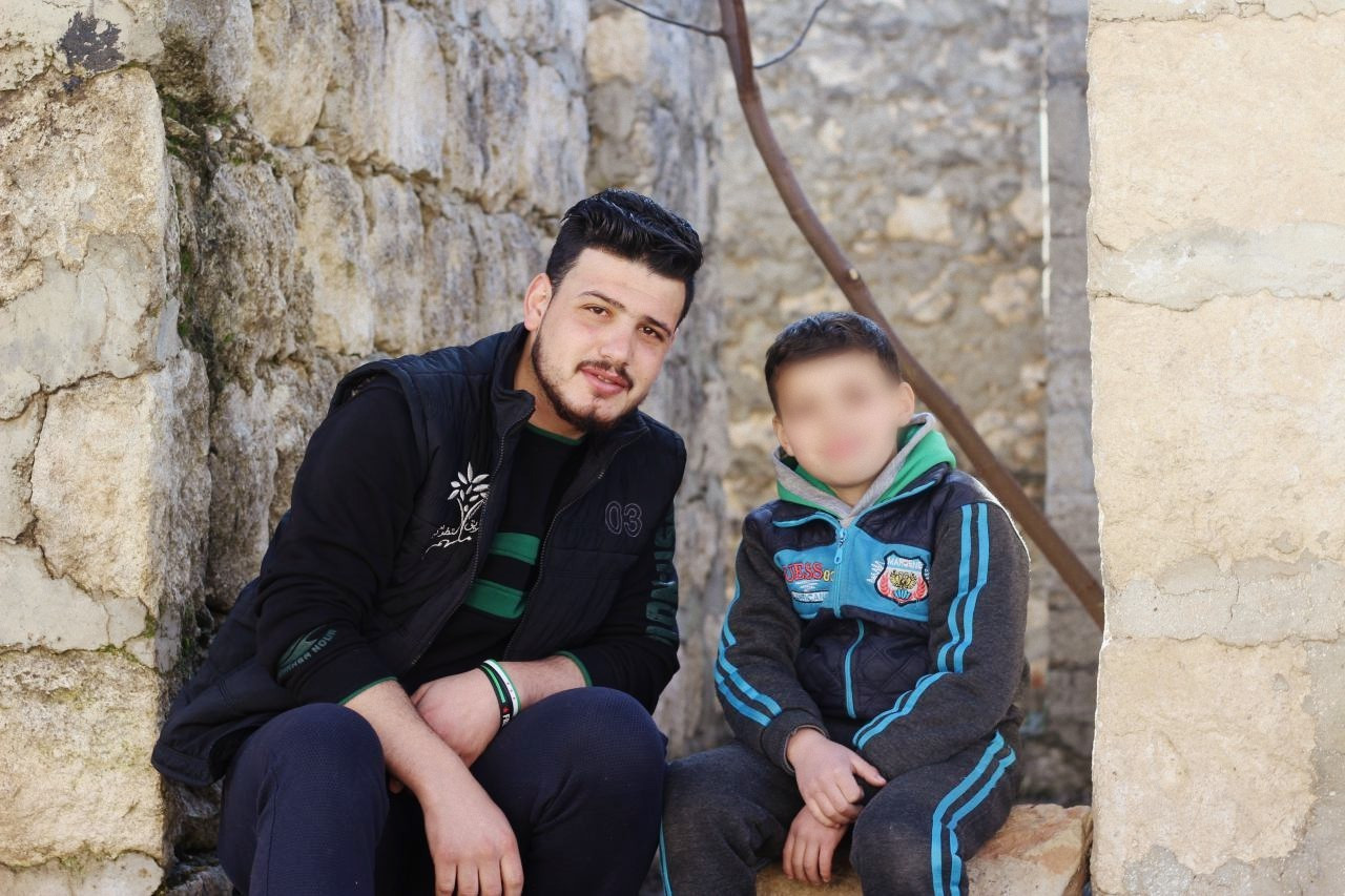 Un enfant a onze ans et ses os ont sept ans!