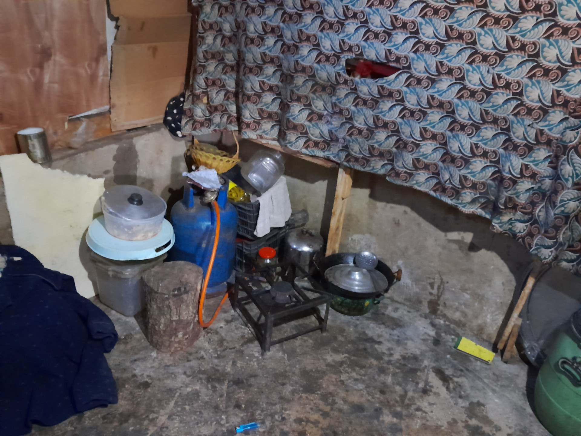 Amina lives in harsh conditions in a simple tent