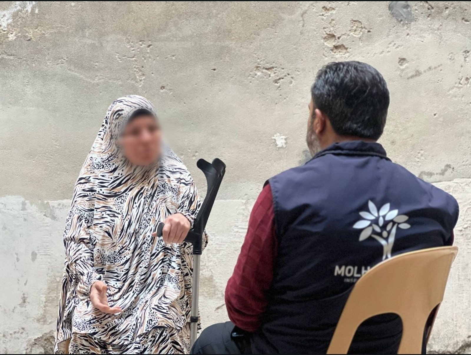وحدة وفقدان وظروف قاسية
