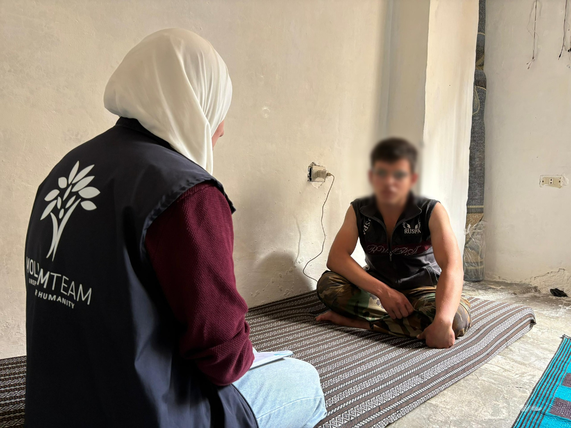 عينان تقاومان العجز