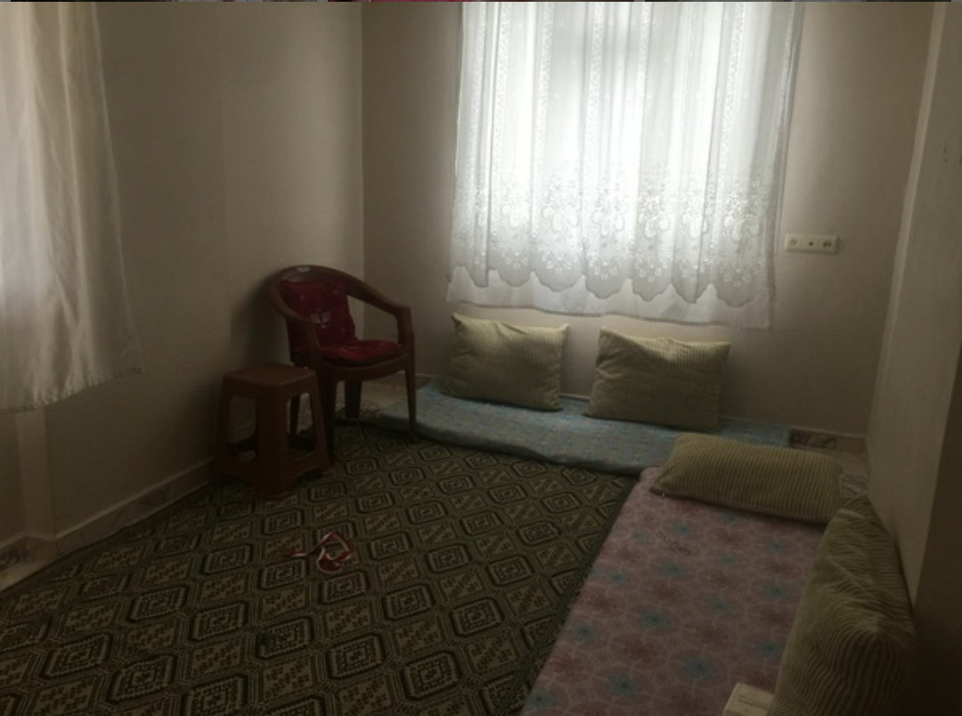 A refugee family needs support